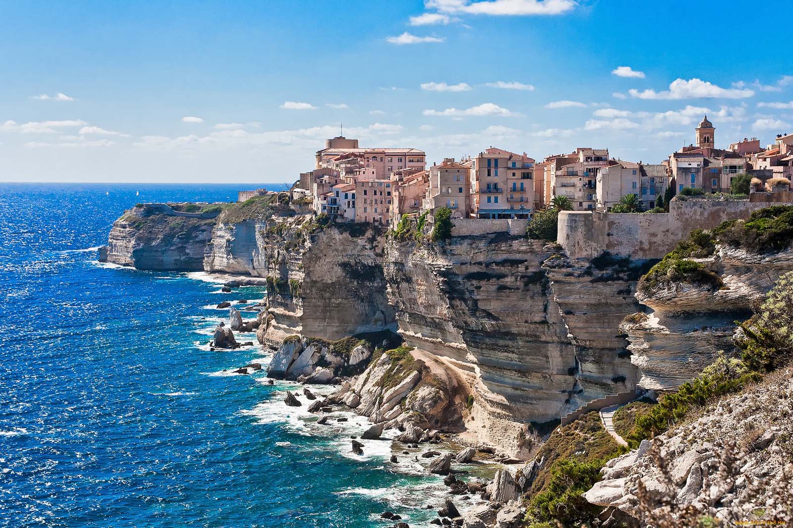 Bonifacio vue par un drone | Pari(s) sur la Corse